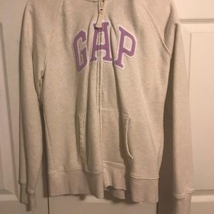 Gap sweater